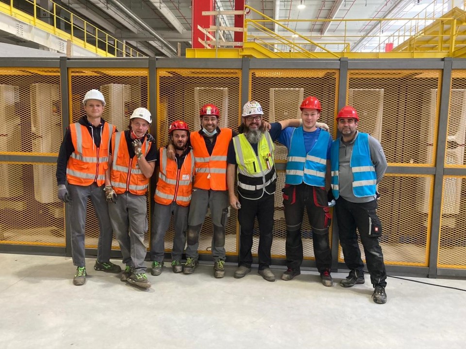 data center install team